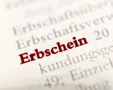 Der Begriff "Erbschein" ist rot hervorgehoben. Er kann die Grundlage für Erbschaftsstreitigkeiten sein, wenn jemand nicht zustimmen kann.
